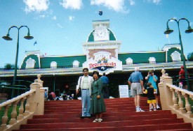 �h���[�����[���h�����